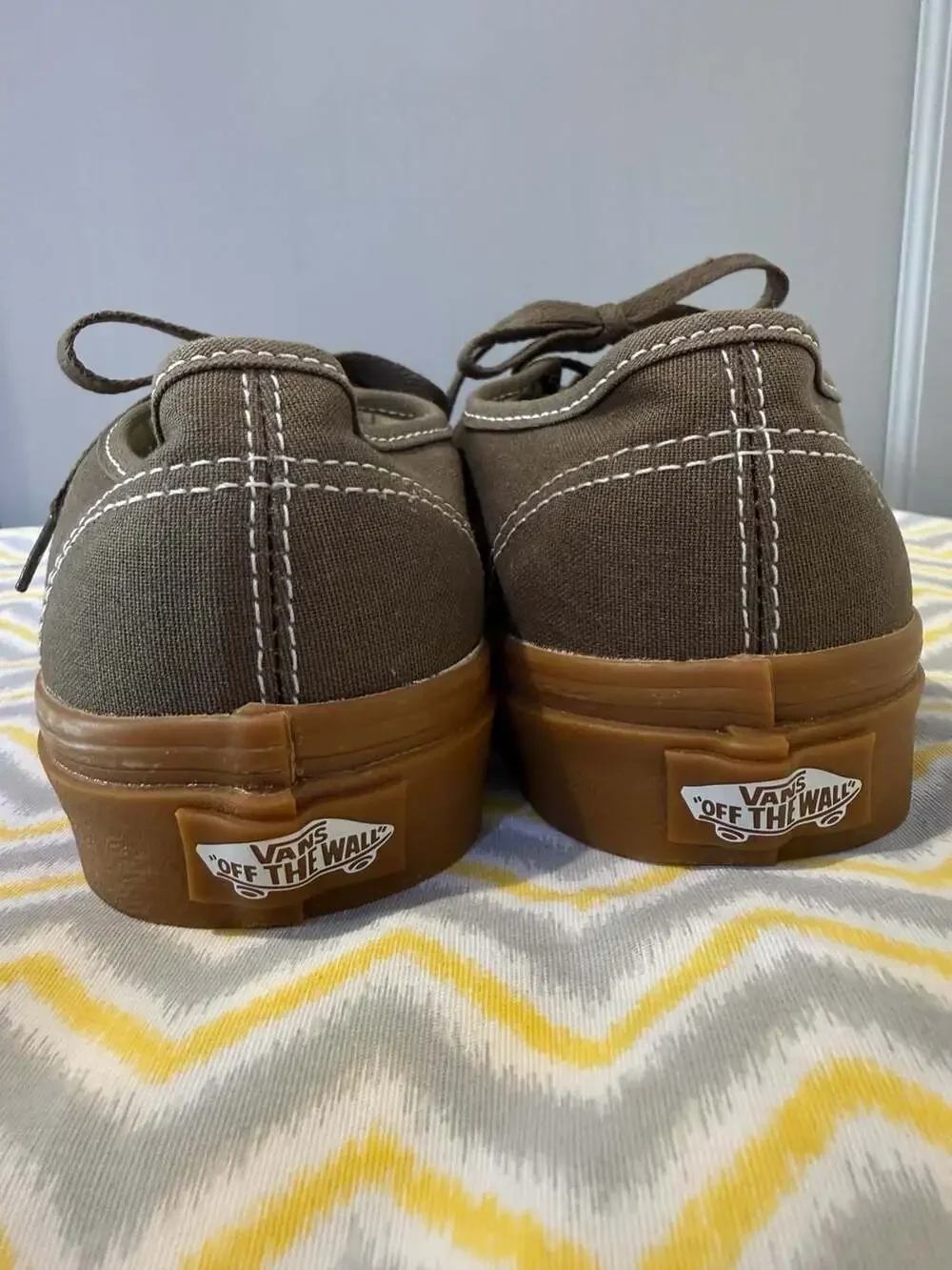 Vans Authentic Gumsole Sneakers Low lace top Brown Canvas Men's Size 6.5 Women's